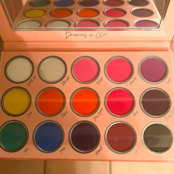 Dreaming in color makeup beautiful colors brand new only opened to show colors - Picture 3 of 3